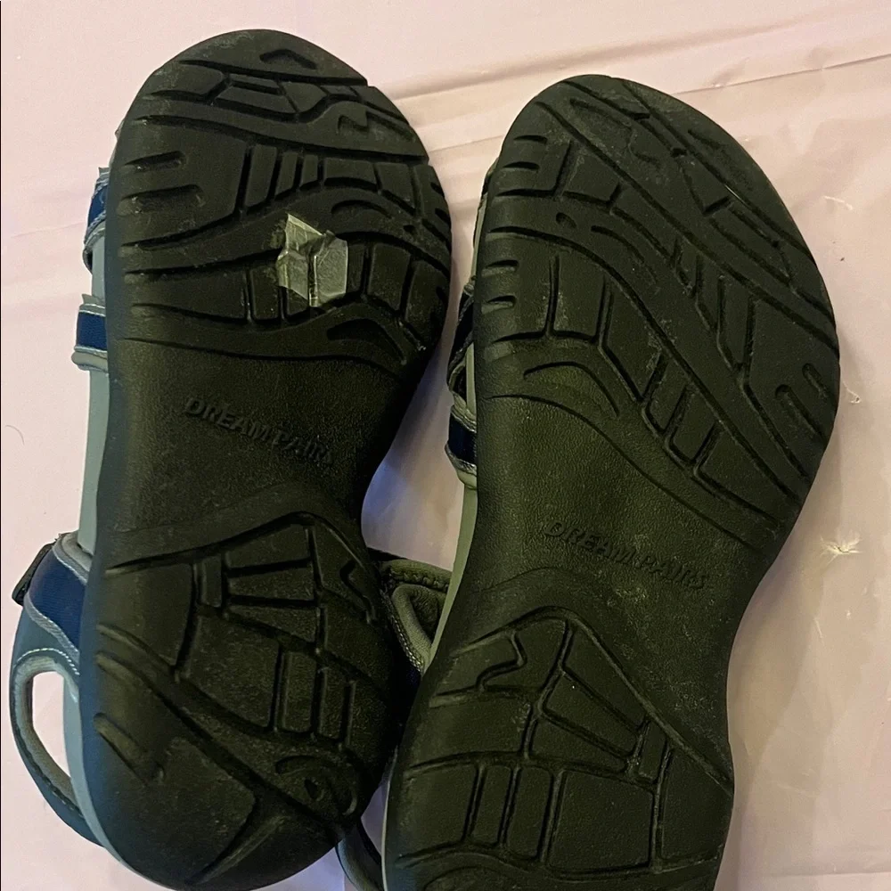 Dream Pairs Navy and Taupe Comfort Strappy Sandals size 8